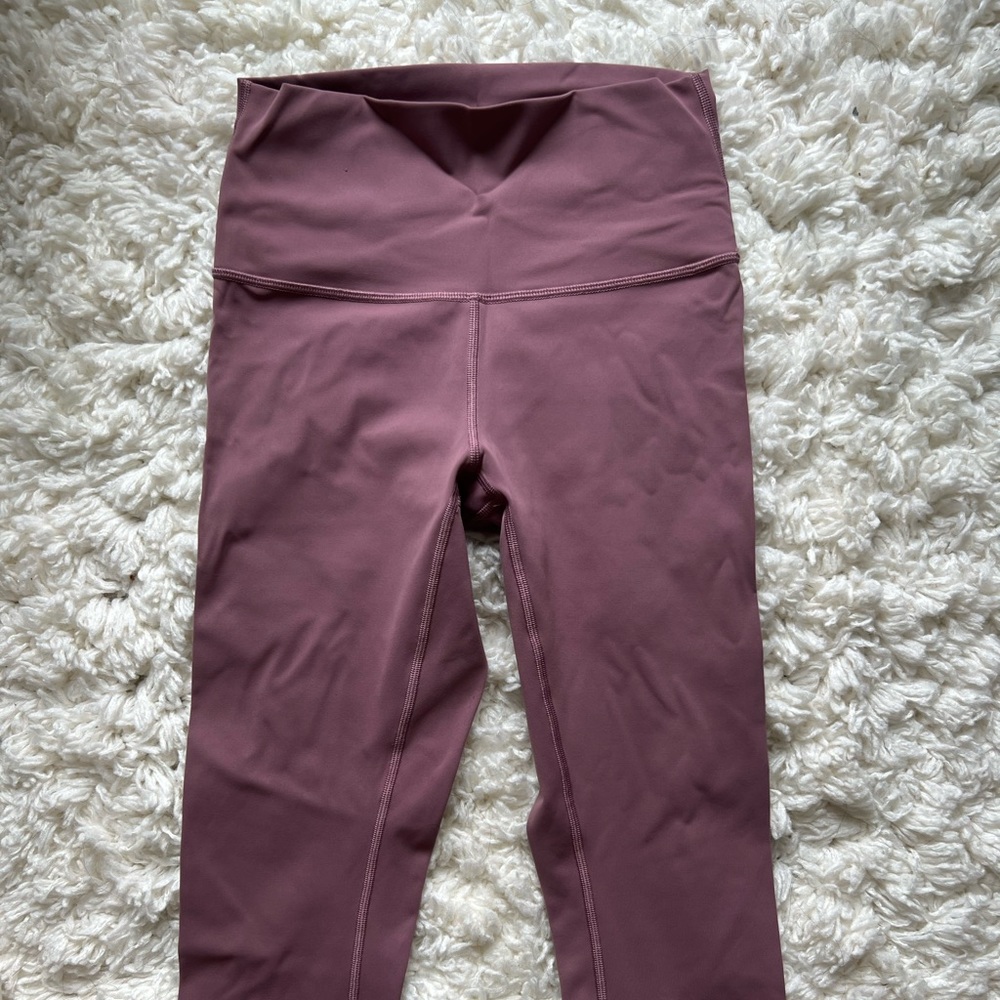 Lulu Lemon Wunder Train Highrise Crop 21”